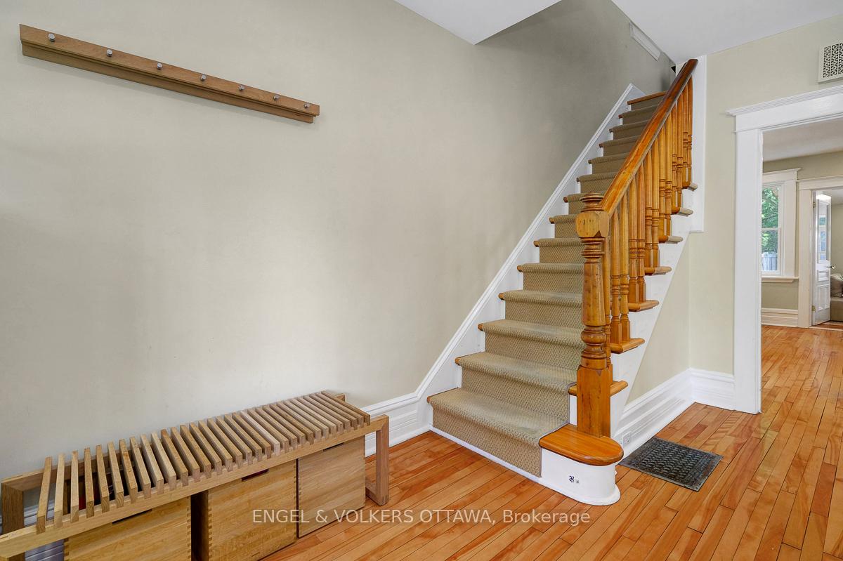 Photo 9 of 461 Golden Avenue, Ottawa, McKellar/Highland — HOMEH