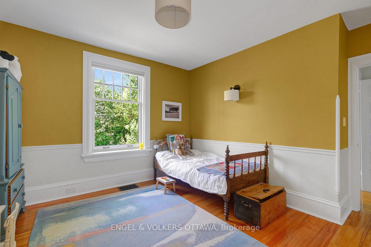 Photo 23 of 461 Golden Avenue, Ottawa, McKellar/Highland — HOMEH