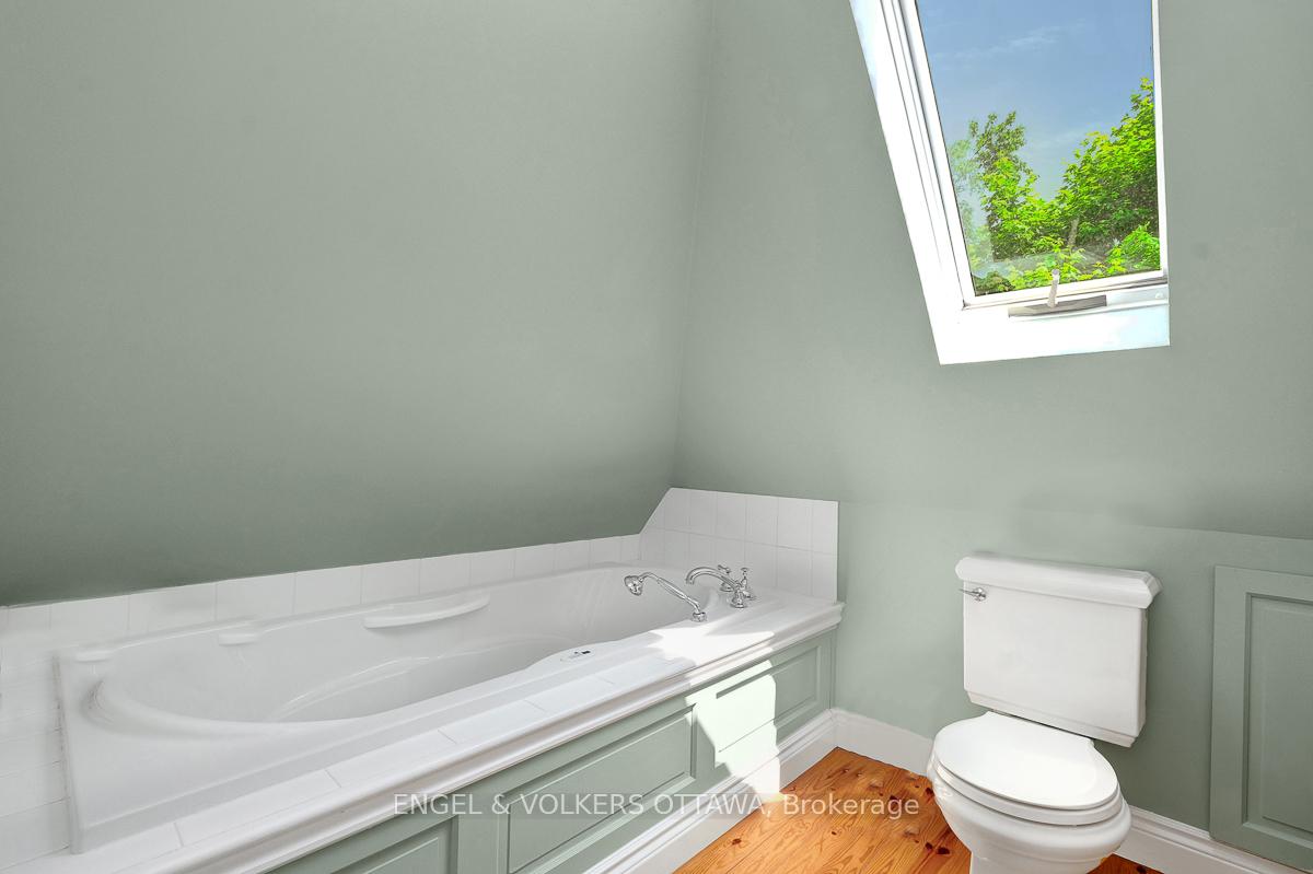 Photo 32 of 461 Golden Avenue, Ottawa, McKellar/Highland — HOMEH