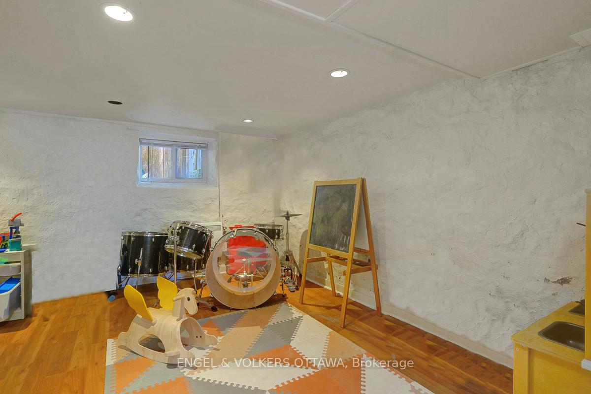Photo 34 of 461 Golden Avenue, Ottawa, McKellar/Highland — HOMEH