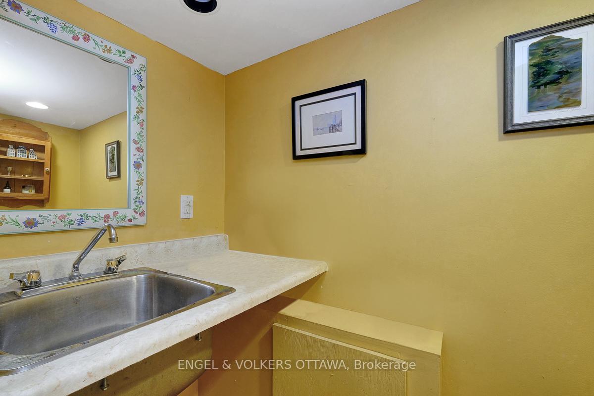 Photo 35 of 461 Golden Avenue, Ottawa, McKellar/Highland — HOMEH