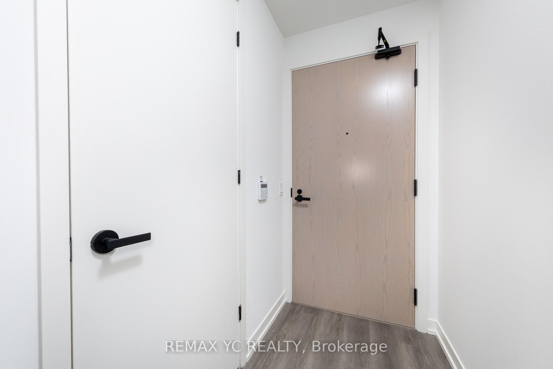 Photo 2 of Unit 3915, 28 Interchange Way, Vaughan, Vaughan Corporate Centre — HOMEH