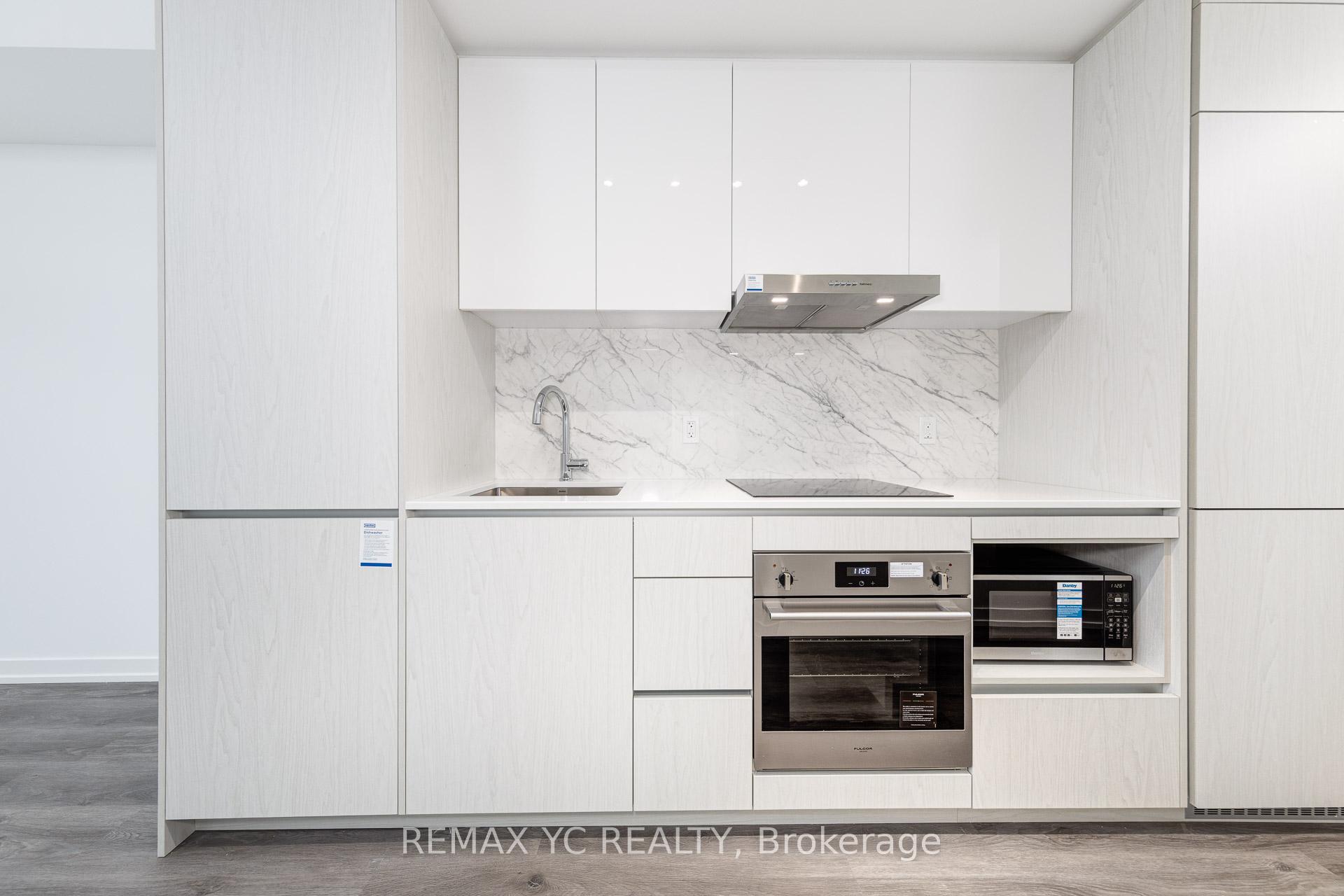 Photo 4 of Unit 3915, 28 Interchange Way, Vaughan, Vaughan Corporate Centre — HOMEH
