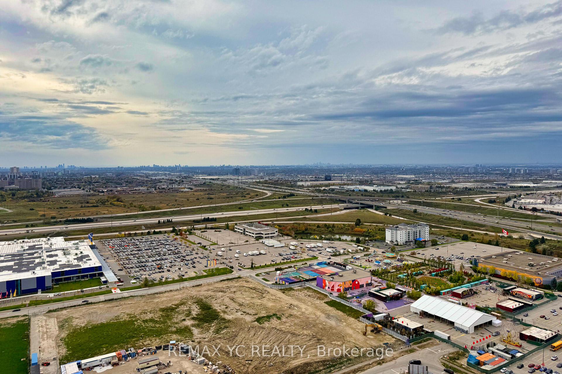Photo 19 of Unit 3915, 28 Interchange Way, Vaughan, Vaughan Corporate Centre — HOMEH