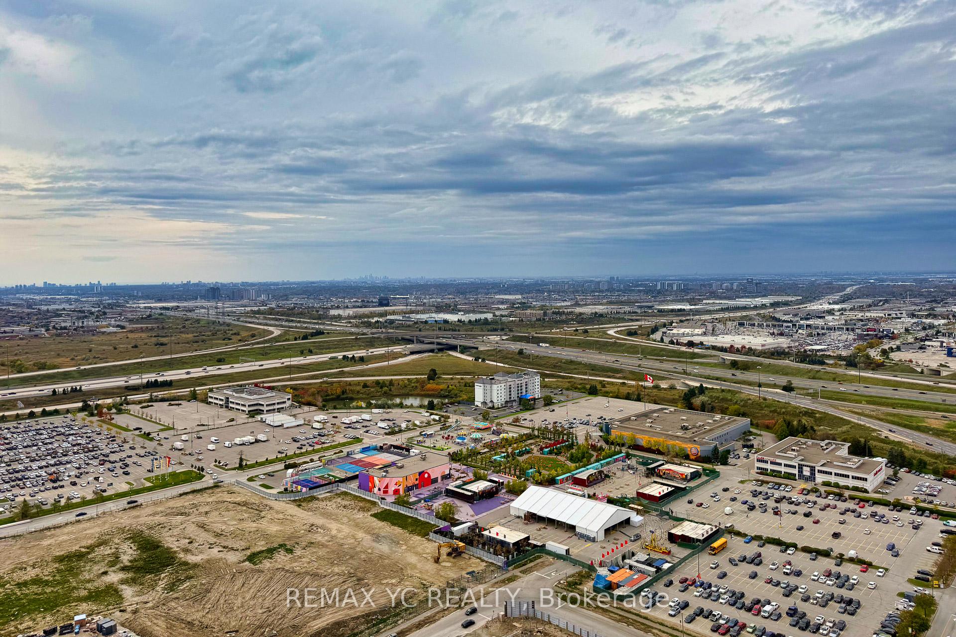 Photo 24 of Unit 3915, 28 Interchange Way, Vaughan, Vaughan Corporate Centre — HOMEH