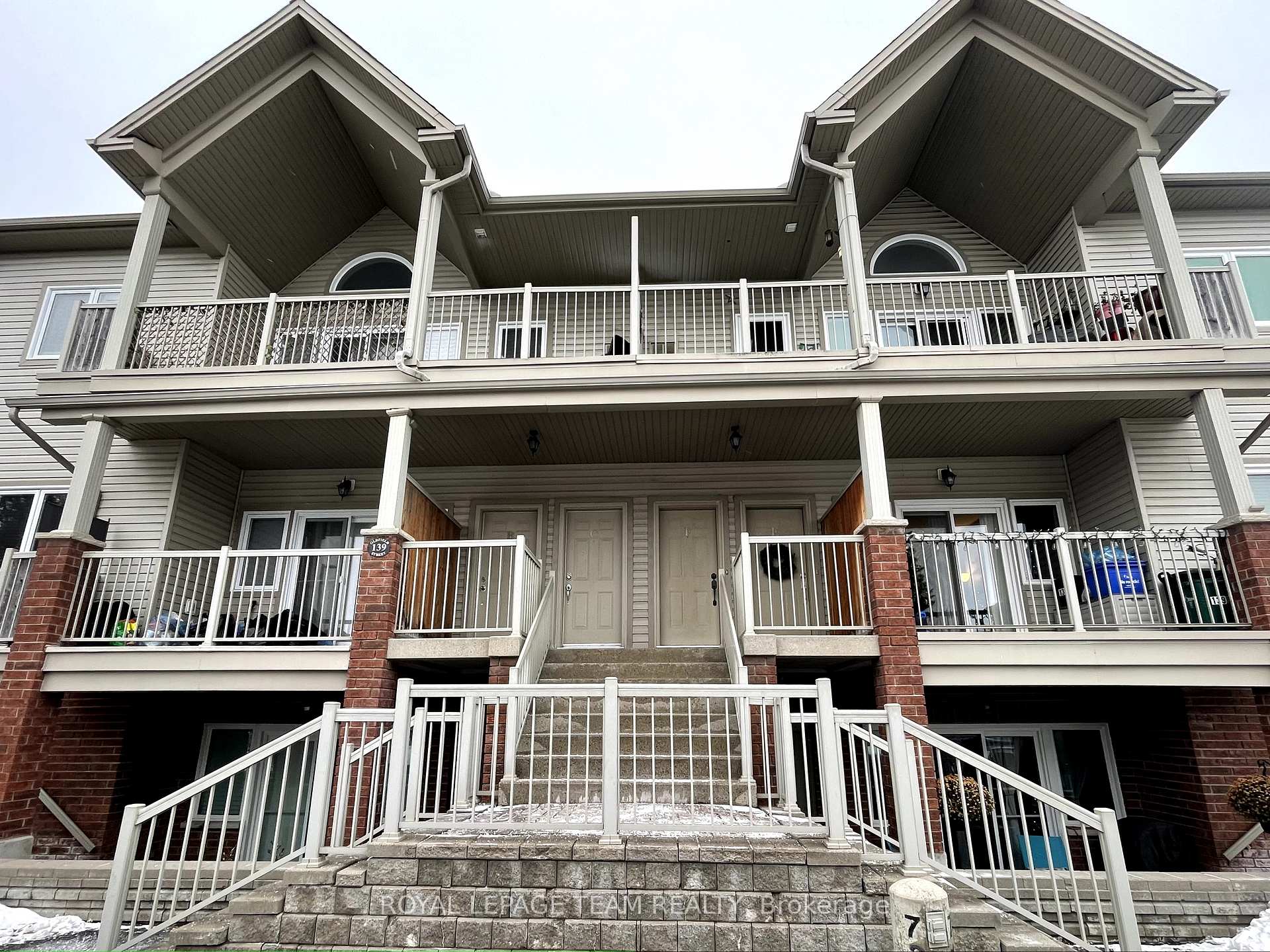 Front of Unit B, 139 Oldfield Street