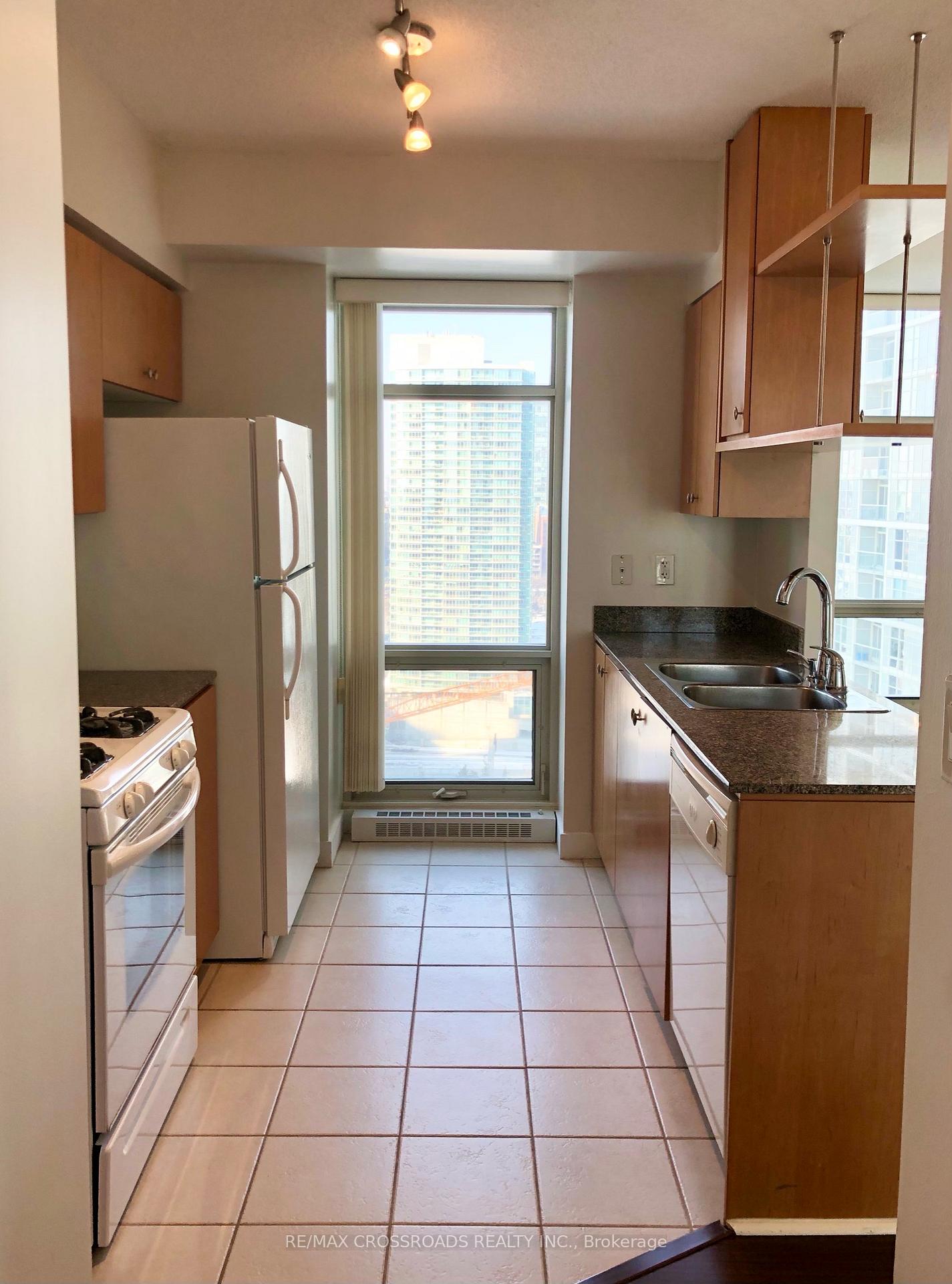 Photo 3 of Unit 2806, 35 Mariner Terrace, Toronto, Waterfront Communities — HOMEH