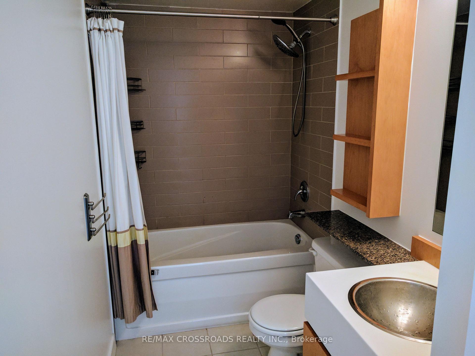 Photo 6 of Unit 2806, 35 Mariner Terrace, Toronto, Waterfront Communities — HOMEH