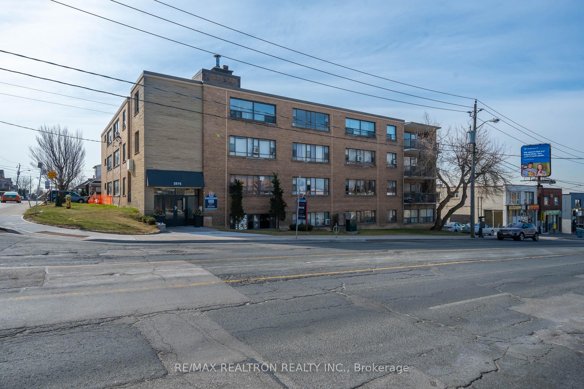 Front of Unit 106, 2507 Eglinton Avenue W