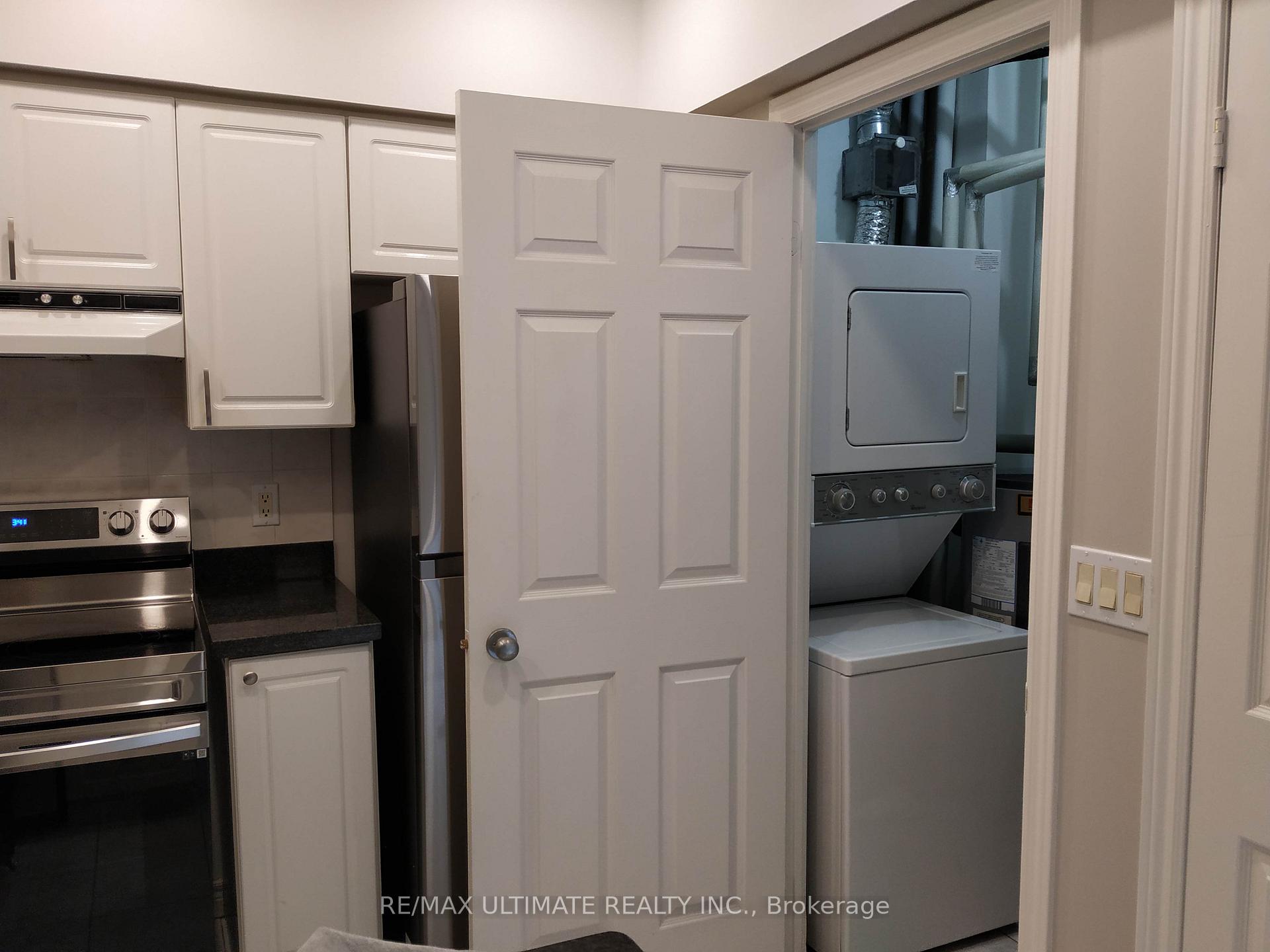 Photo 6 of Unit 409, 211 Randolph Road, Toronto, Leaside — HOMEH