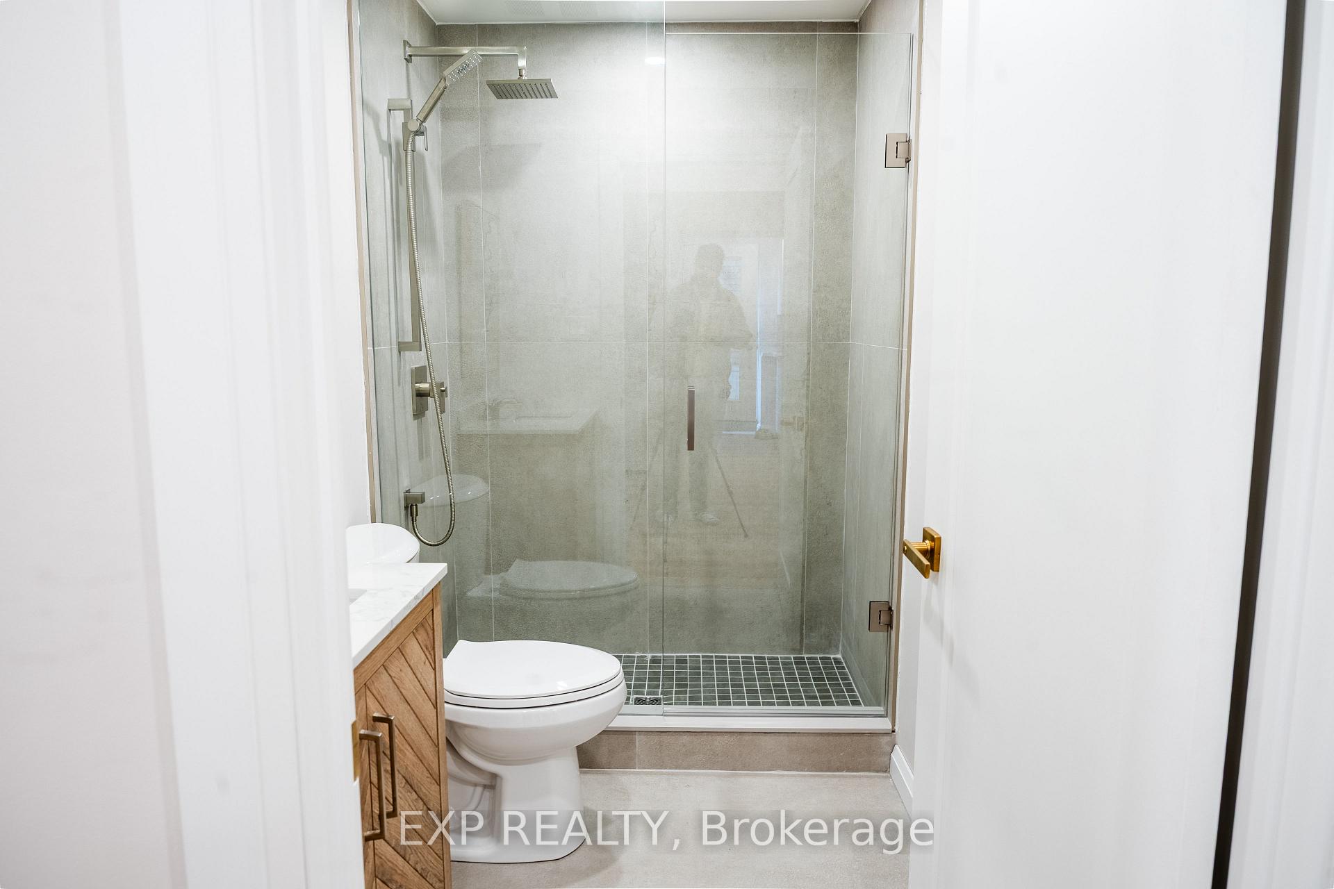 Photo 5 of 160 Bishop Drive, Barrie, Ardagh — HOMEH