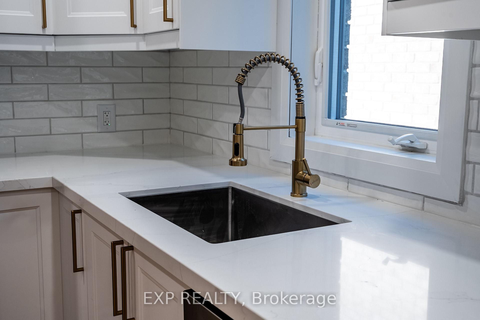 Photo 11 of 160 Bishop Drive, Barrie, Ardagh — HOMEH