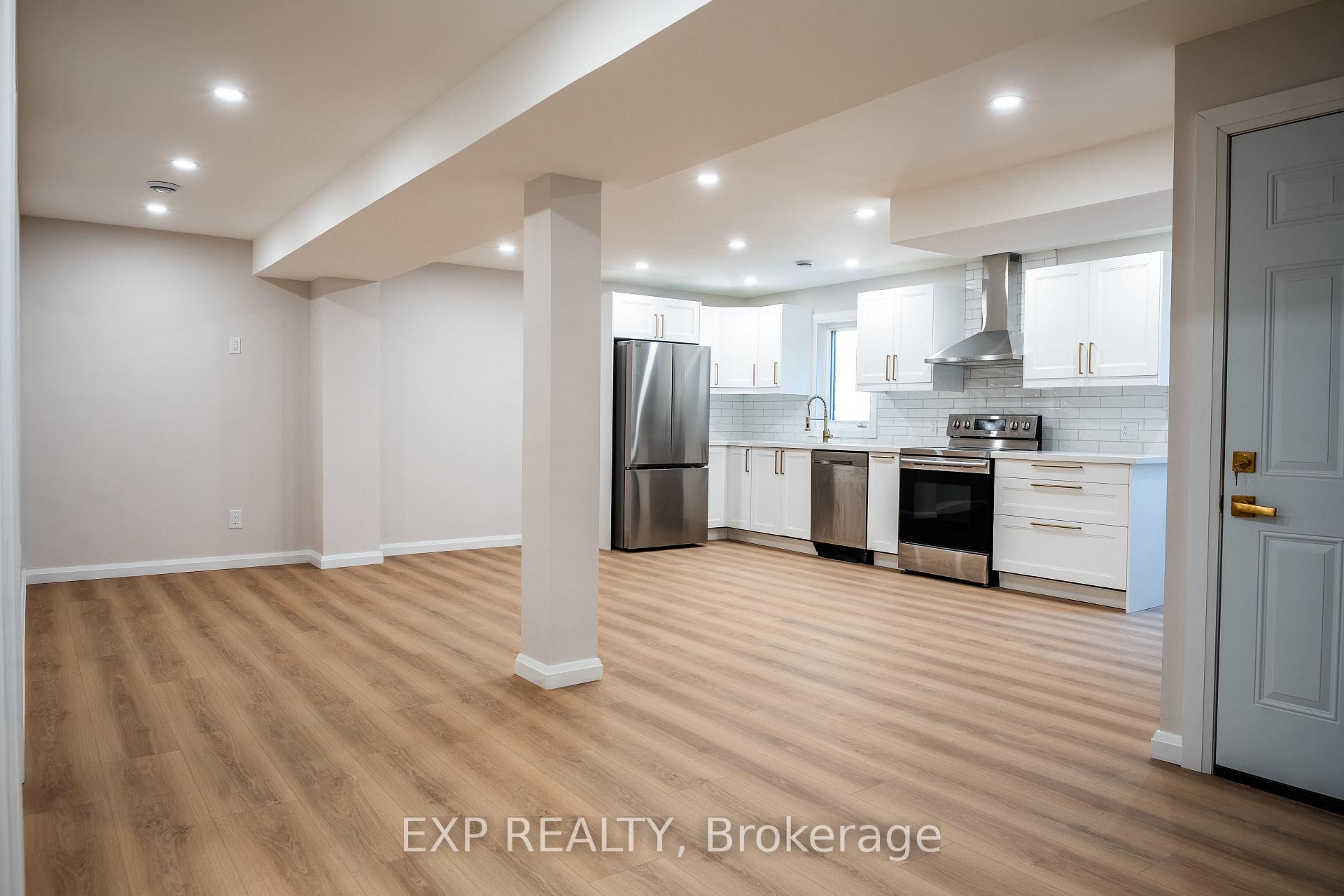 Photo 17 of 160 Bishop Drive, Barrie, Ardagh — HOMEH