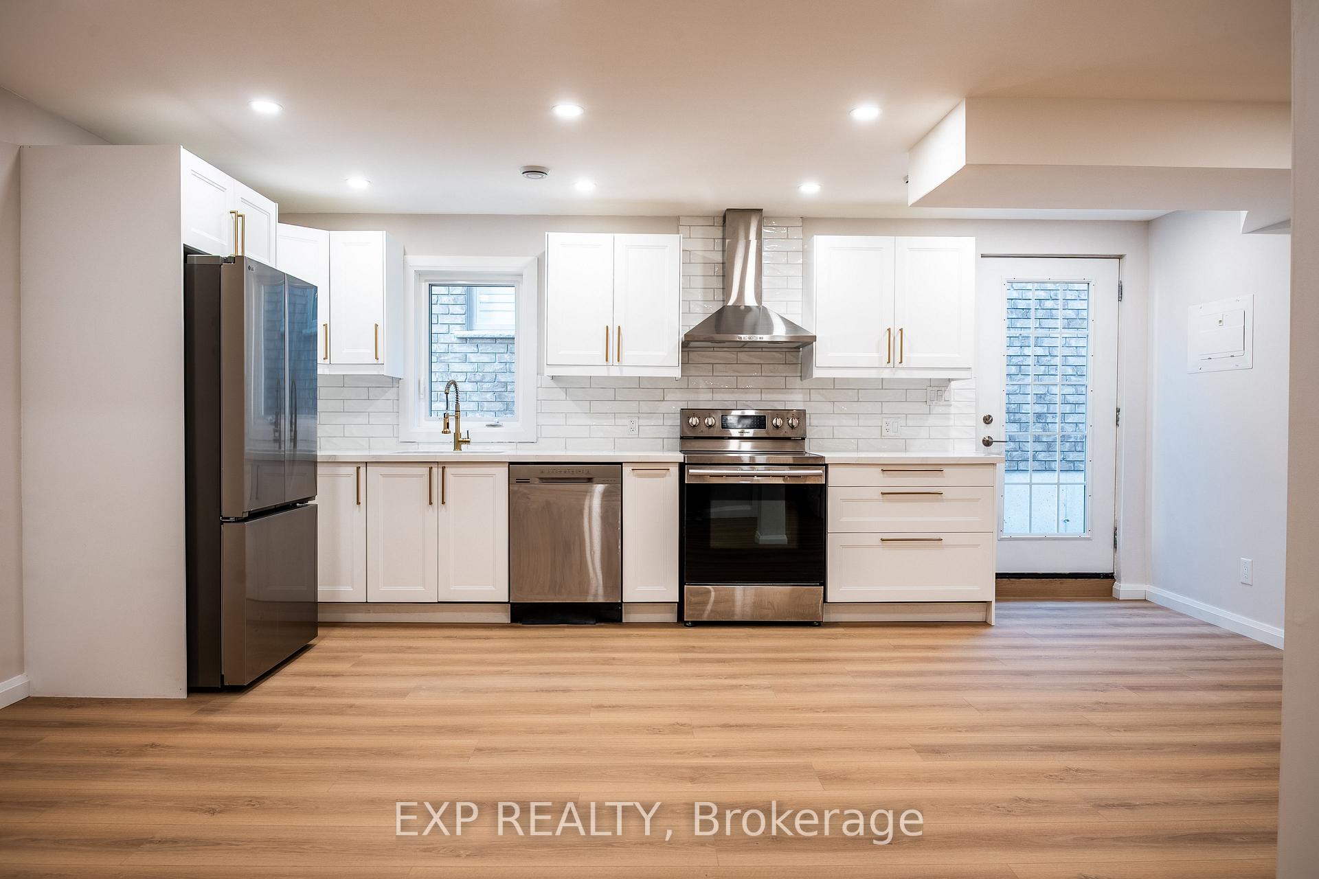Photo 18 of 160 Bishop Drive, Barrie, Ardagh — HOMEH