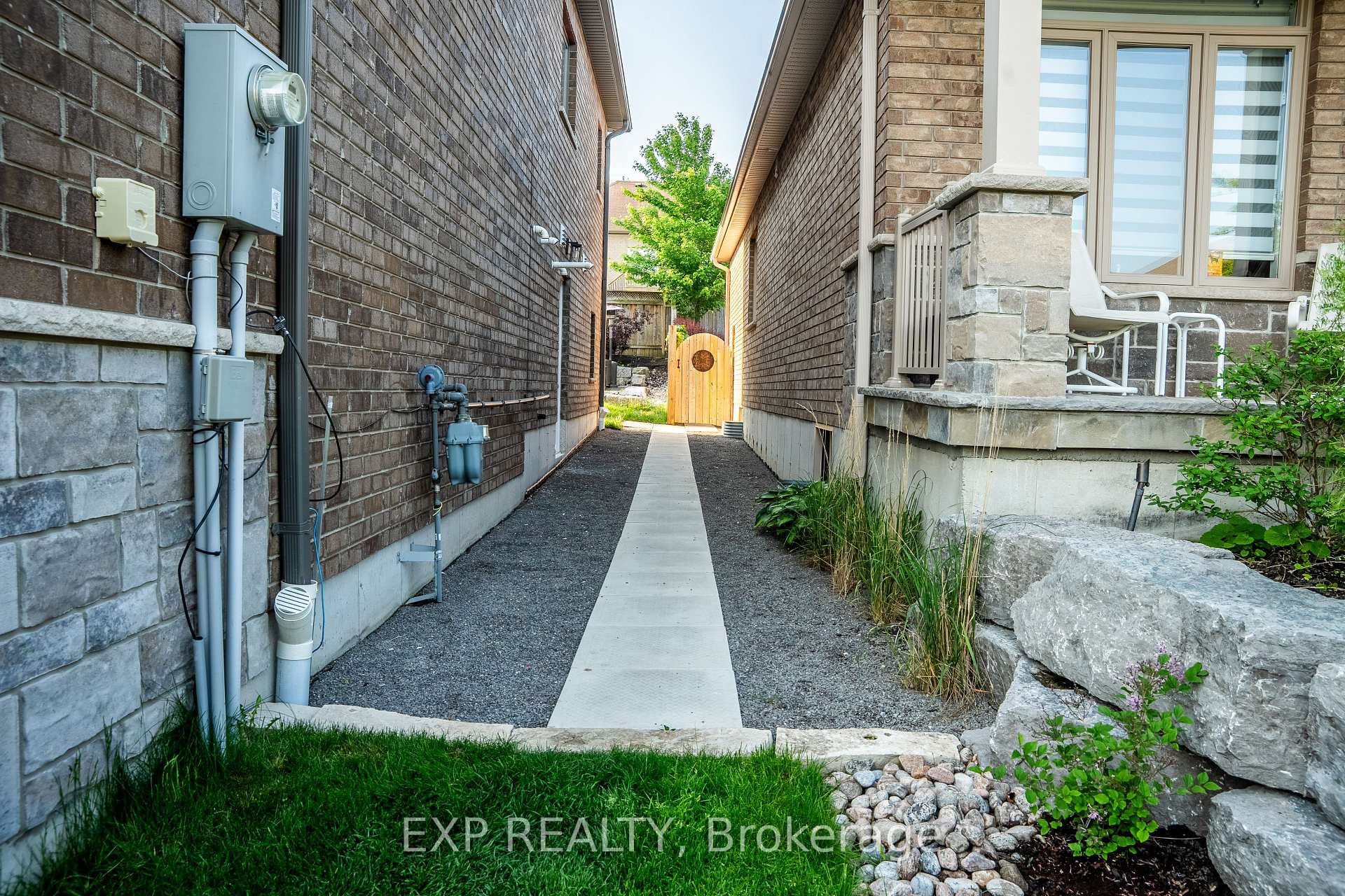 Photo 22 of 160 Bishop Drive, Barrie, Ardagh — HOMEH