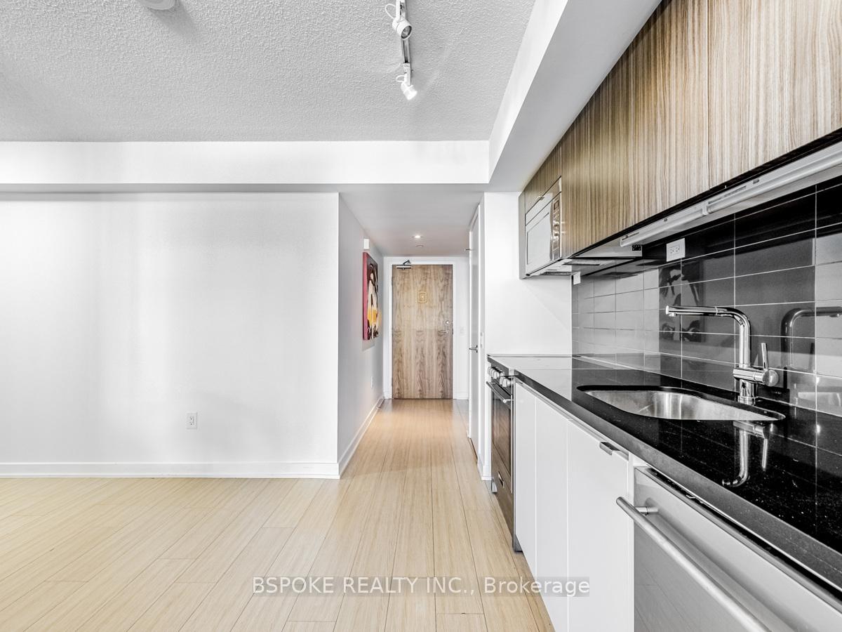 Photo 5 of Unit 3303, 75 Queens Wharf Road, Toronto, Waterfront Communities — HOMEH