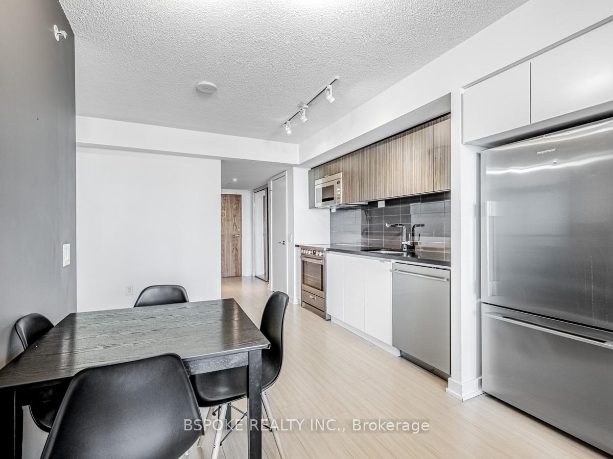 Photo 4 of Unit 3303, 75 Queens Wharf Road, Toronto, Waterfront Communities — HOMEH