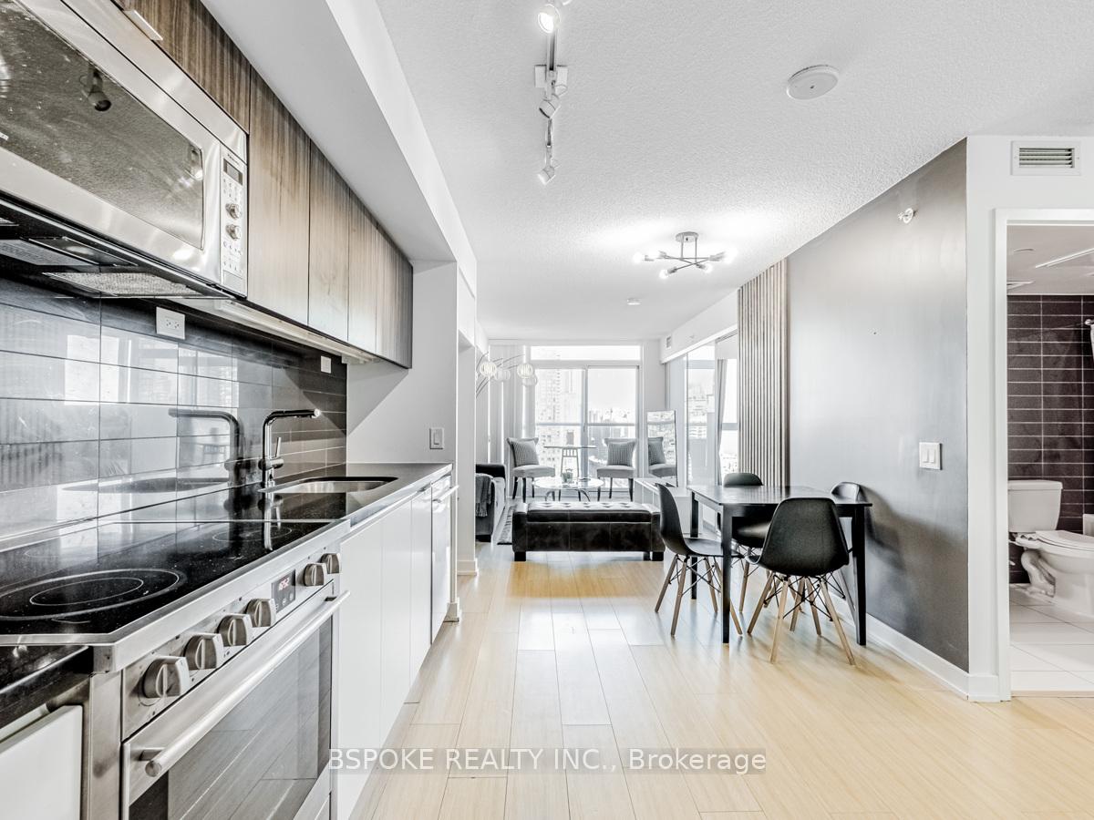 Photo 12 of Unit 3303, 75 Queens Wharf Road, Toronto, Waterfront Communities — HOMEH