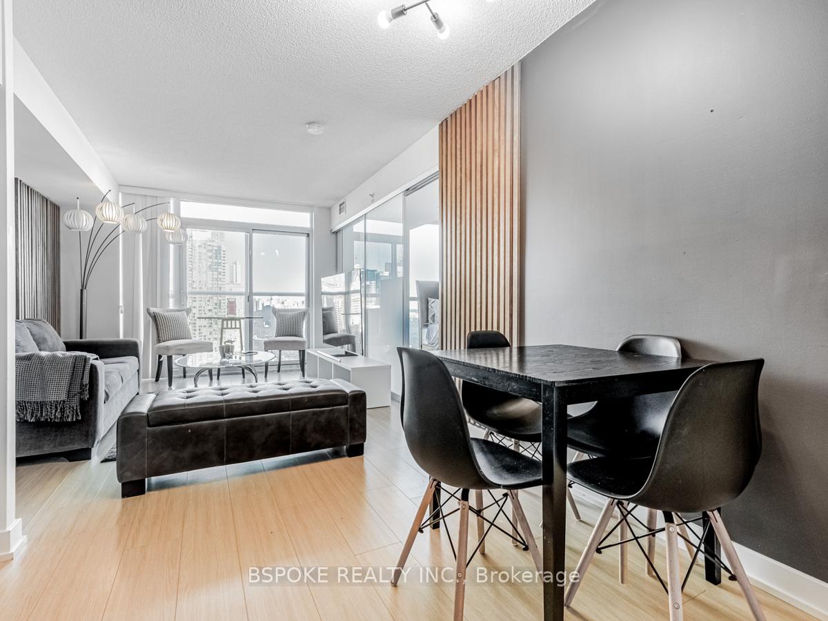 Photo 6 of Unit 3303, 75 Queens Wharf Road, Toronto, Waterfront Communities — HOMEH