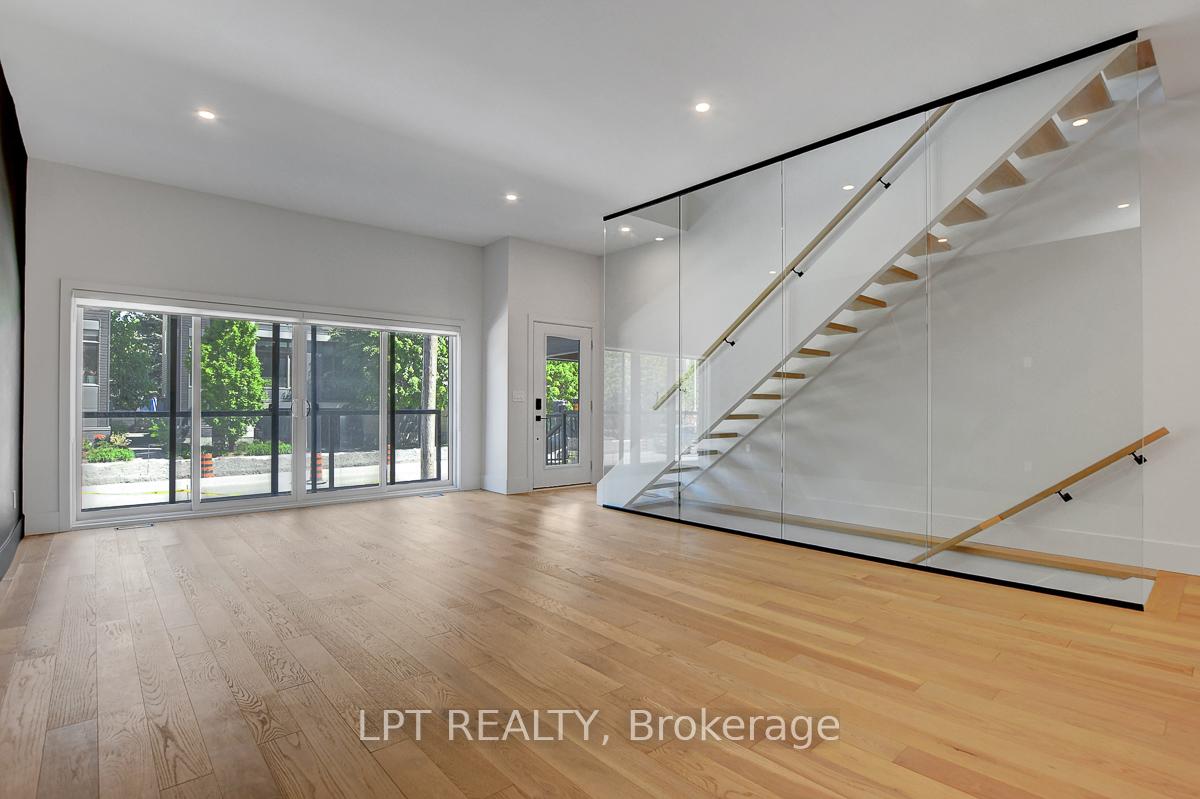 Photo 4 of 111 Greenfield Avenue, Ottawa, Ottawa East — HOMEH