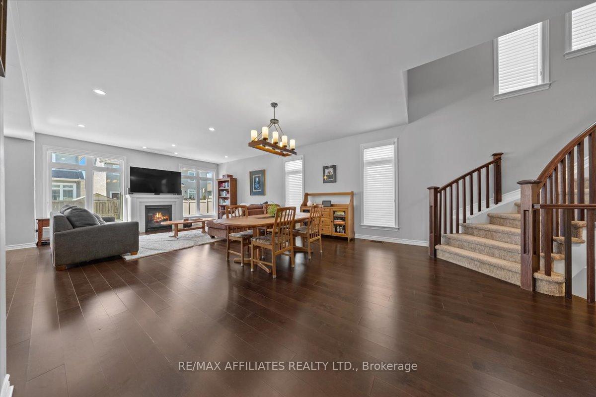 Photo 11 of 726 Bunchberry Way, Ottawa, Blossom Park/Kemp Park/Findlay Creek — HOMEH
