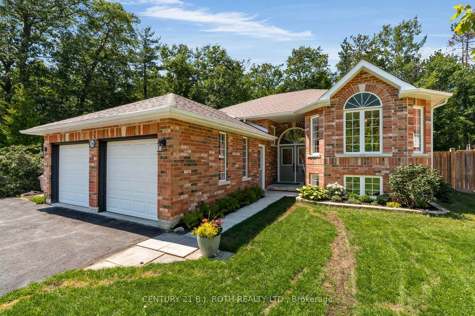 Photo 3 of 156 Cumming Drive, Barrie, Ardagh — HOMEH