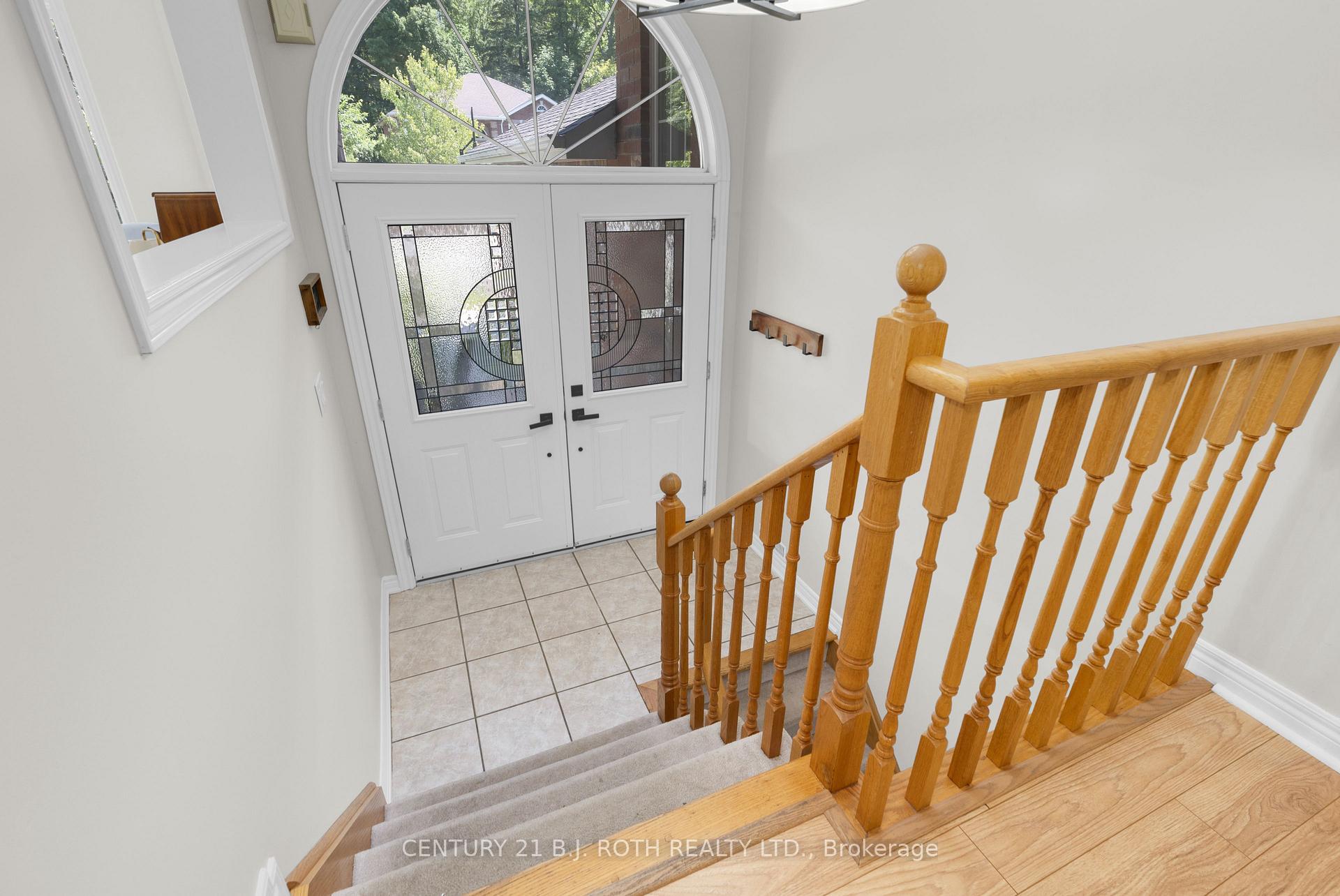 Photo 4 of 156 Cumming Drive, Barrie, Ardagh — HOMEH