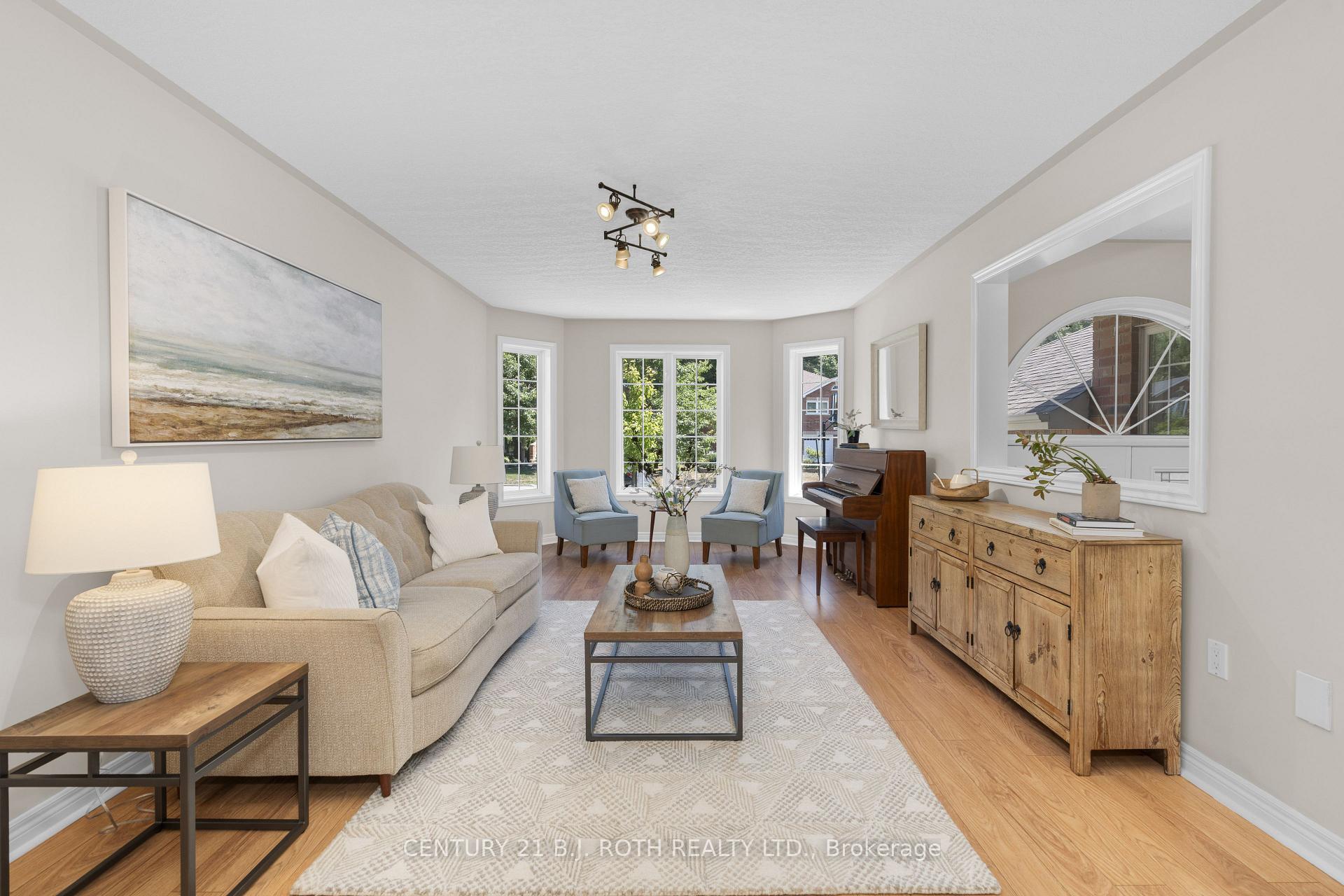 Photo 5 of 156 Cumming Drive, Barrie, Ardagh — HOMEH