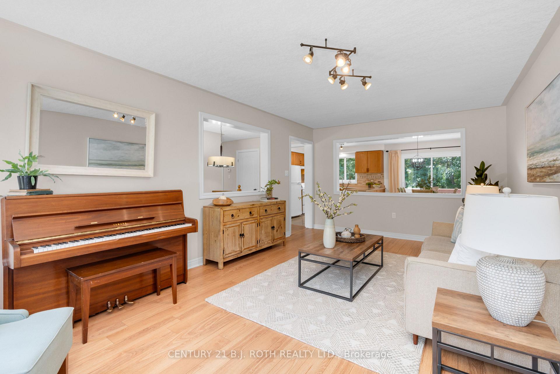 Photo 7 of 156 Cumming Drive, Barrie, Ardagh — HOMEH