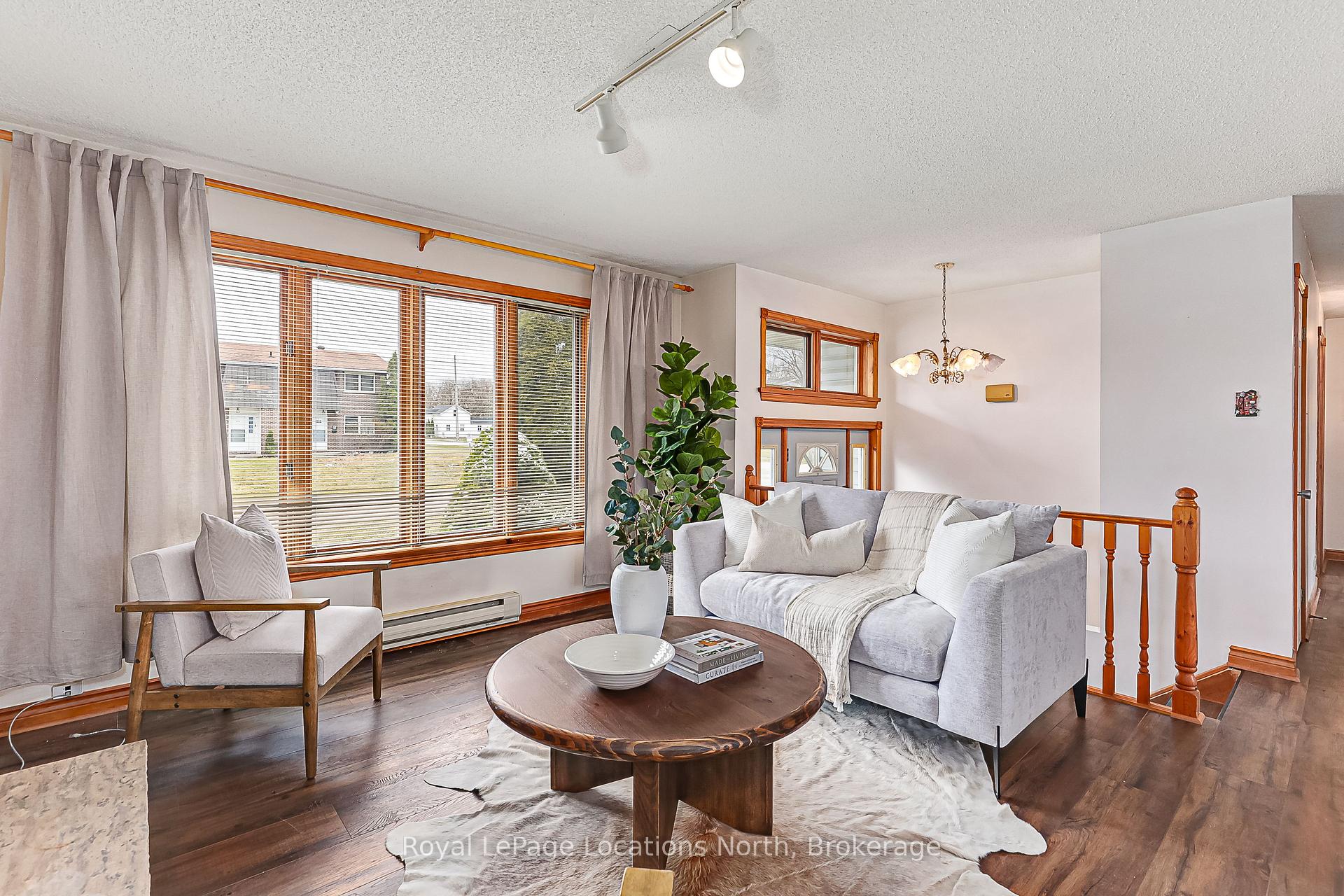 Photo 5 of 211 Seventh Street, Collingwood — HOMEH