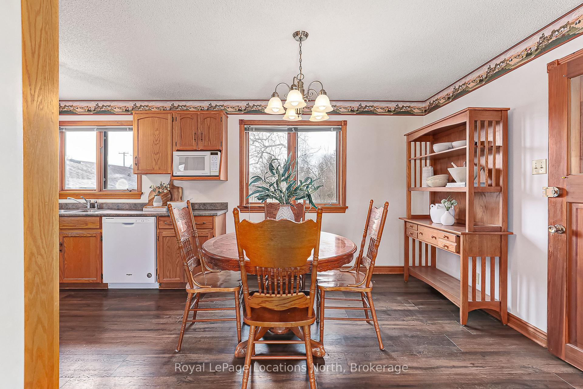Photo 6 of 211 Seventh Street, Collingwood — HOMEH