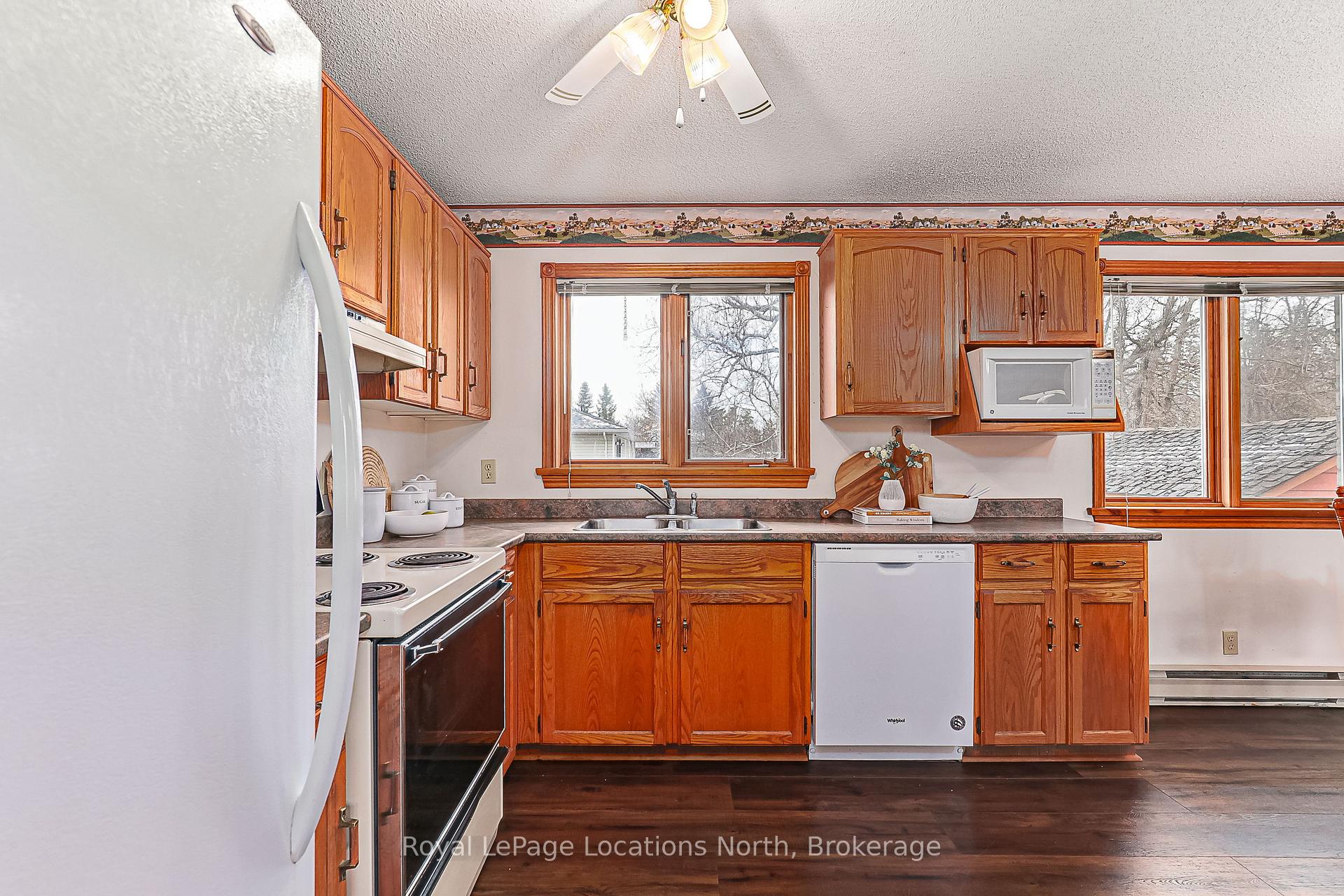 Photo 10 of 211 Seventh Street, Collingwood — HOMEH