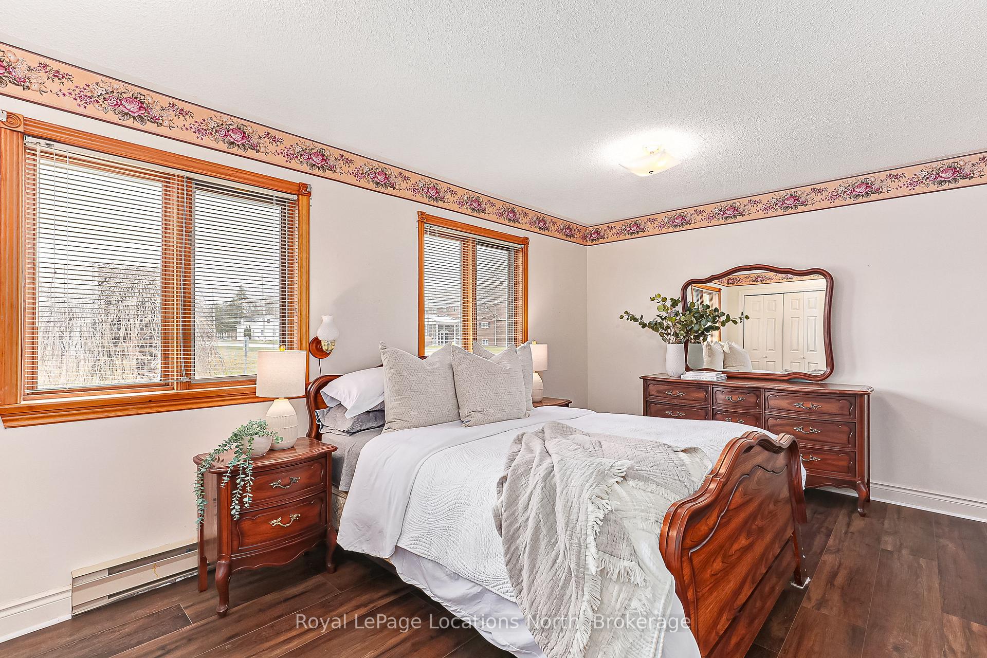Photo 12 of 211 Seventh Street, Collingwood — HOMEH