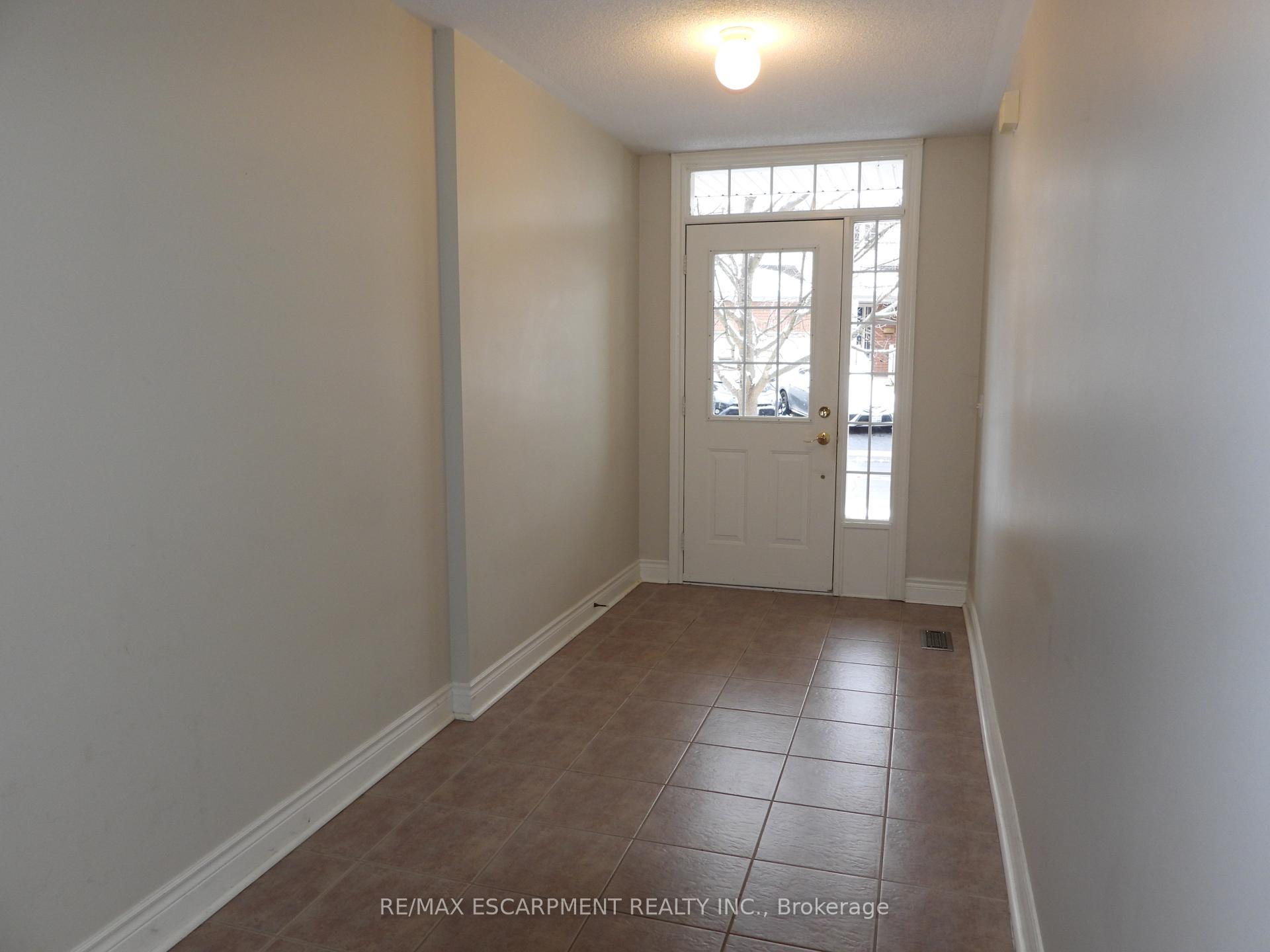 Photo 2 of Unit 123, 710 Spring Gardens Road, Burlington, Bayview — HOMEH