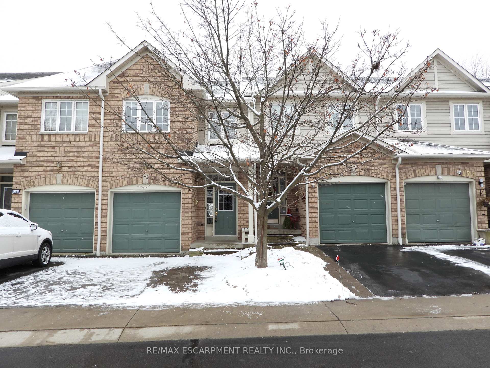 Photo 3 of Unit 123, 710 Spring Gardens Road, Burlington, Bayview — HOMEH