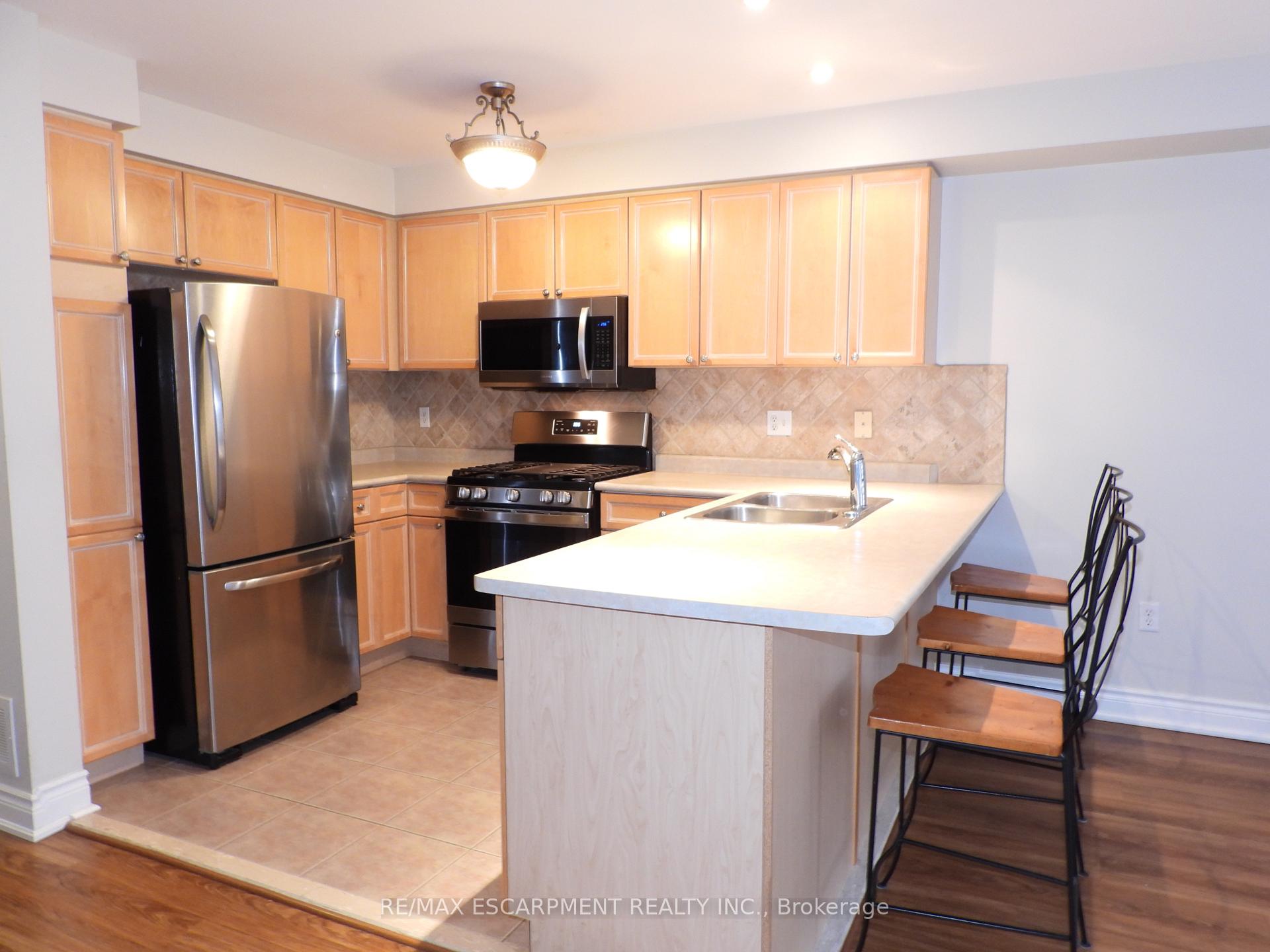 Photo 5 of Unit 123, 710 Spring Gardens Road, Burlington, Bayview — HOMEH