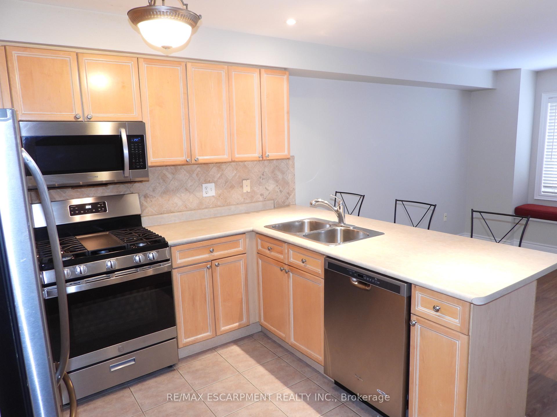 Photo 7 of Unit 123, 710 Spring Gardens Road, Burlington, Bayview — HOMEH