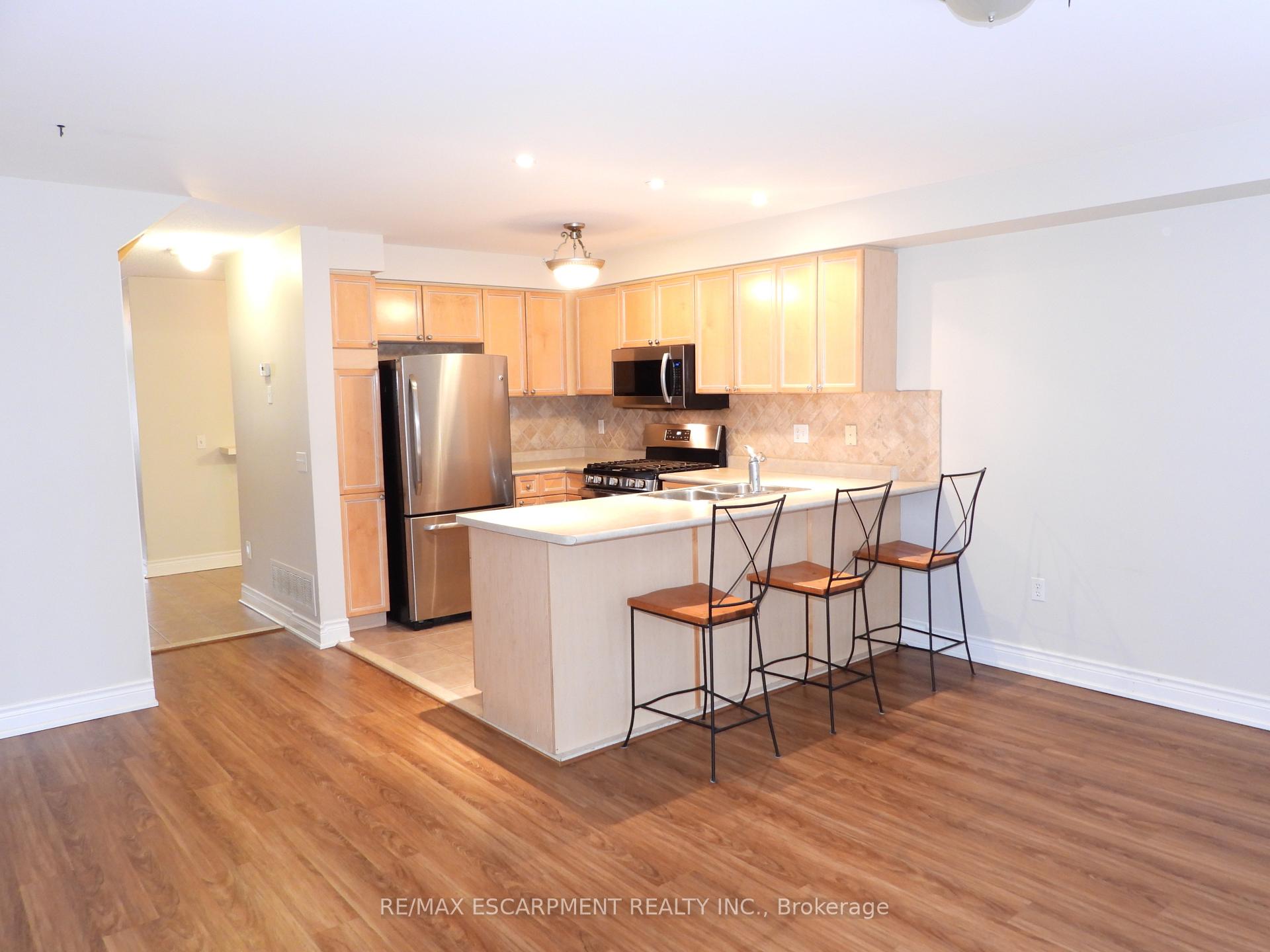 Photo 8 of Unit 123, 710 Spring Gardens Road, Burlington, Bayview — HOMEH