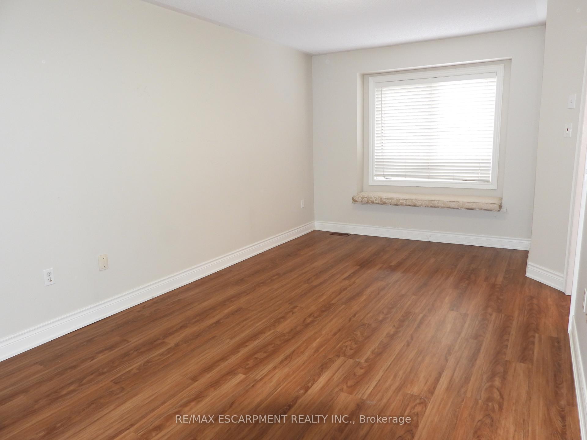Photo 16 of Unit 123, 710 Spring Gardens Road, Burlington, Bayview — HOMEH