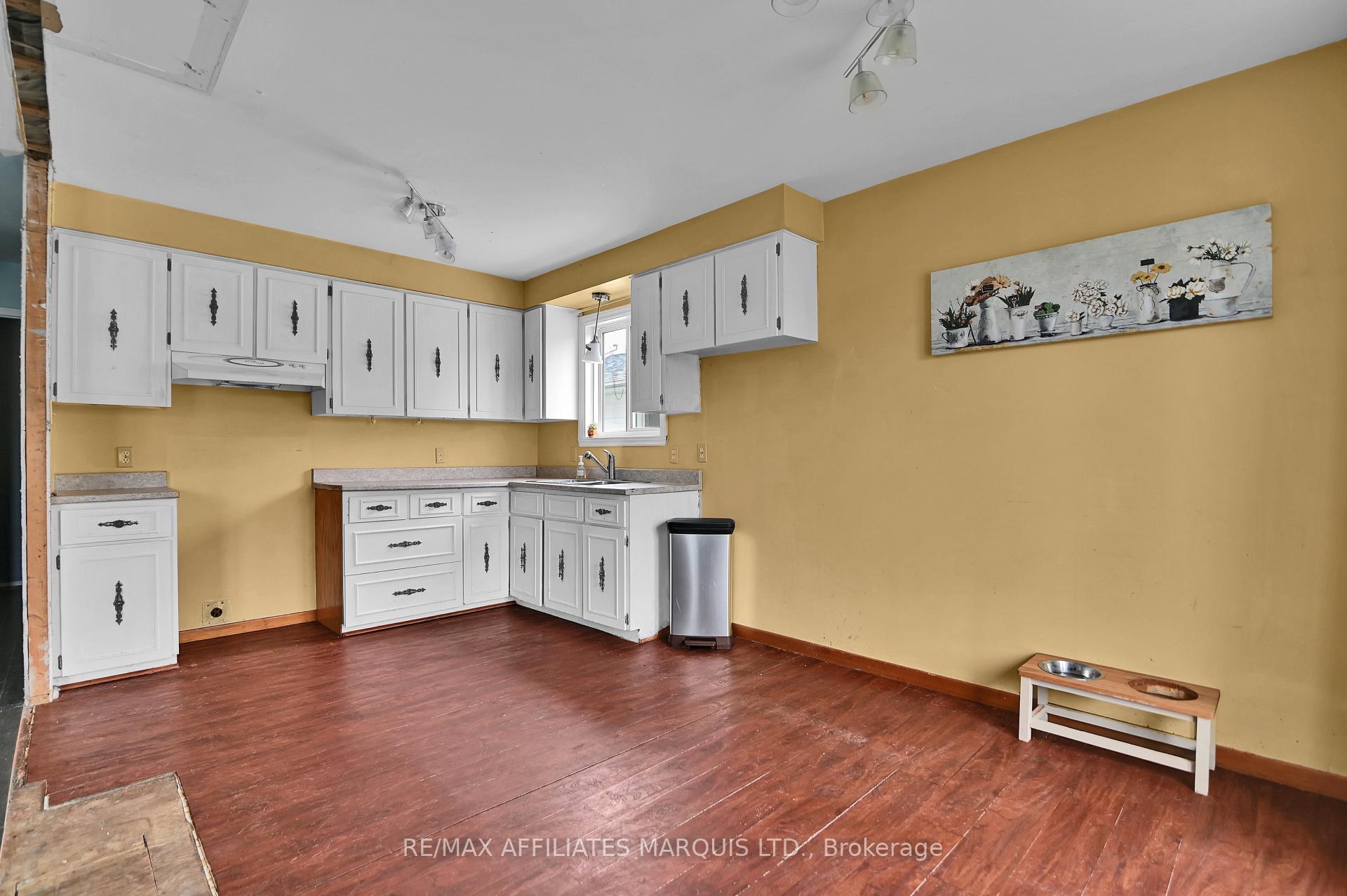 Photo 2 of 1531 Champagne Avenue, Cornwall — HOMEH