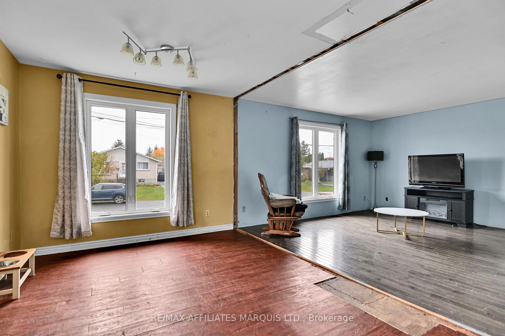 Photo 5 of 1531 Champagne Avenue, Cornwall — HOMEH