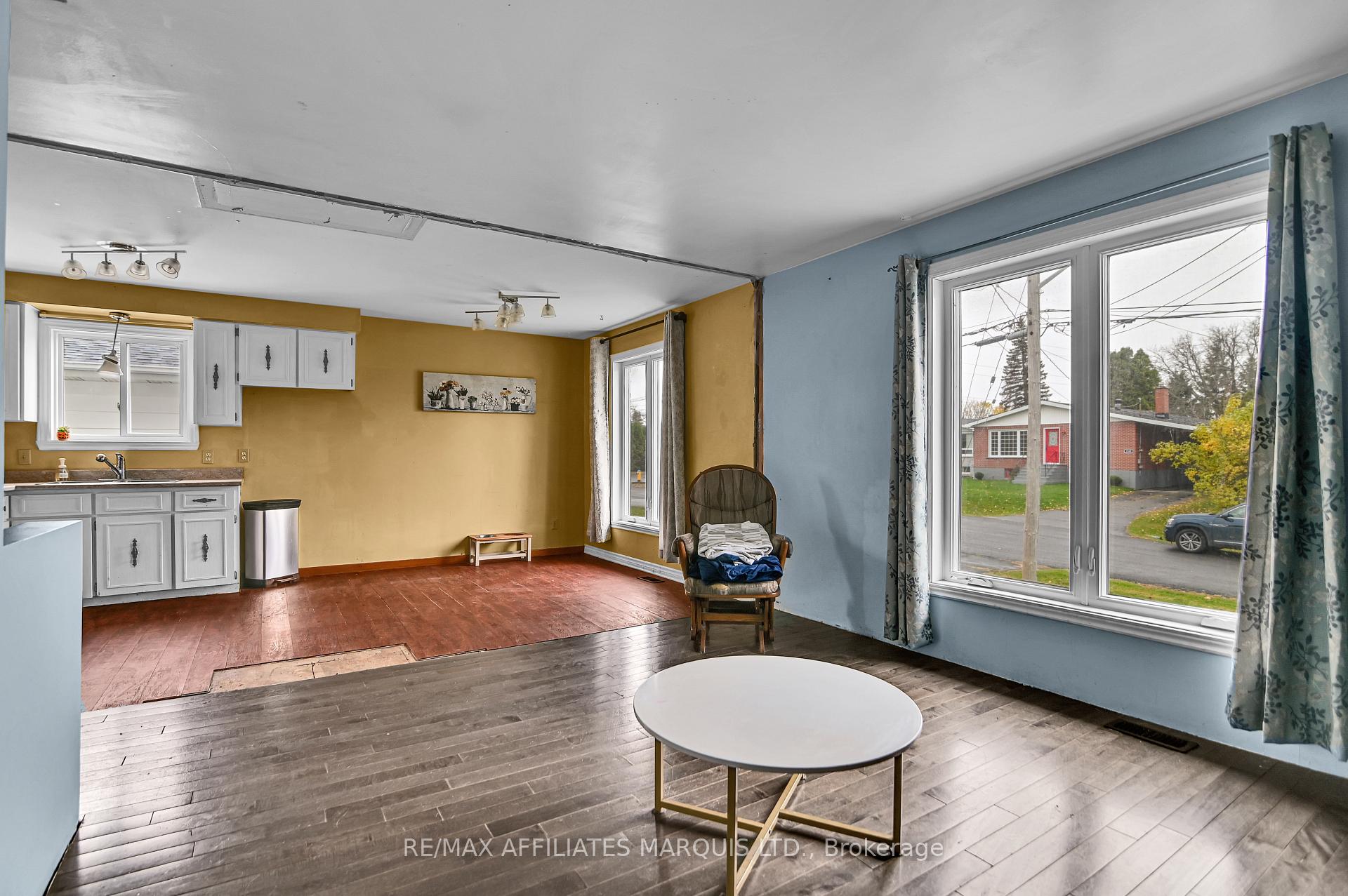 Photo 7 of 1531 Champagne Avenue, Cornwall — HOMEH