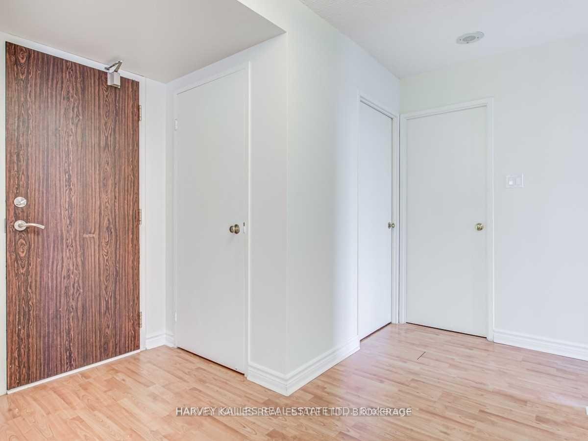 Photo 3 of Unit 708, 7420 Bathurst Street, Vaughan, Brownridge — HOMEH