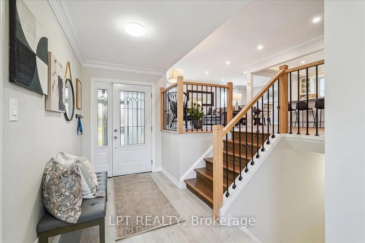 Photo 5 of 26 Wright Crescent, Caledon, Bolton North — HOMEH