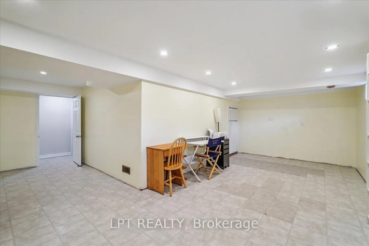Photo 32 of 26 Wright Crescent, Caledon, Bolton North — HOMEH