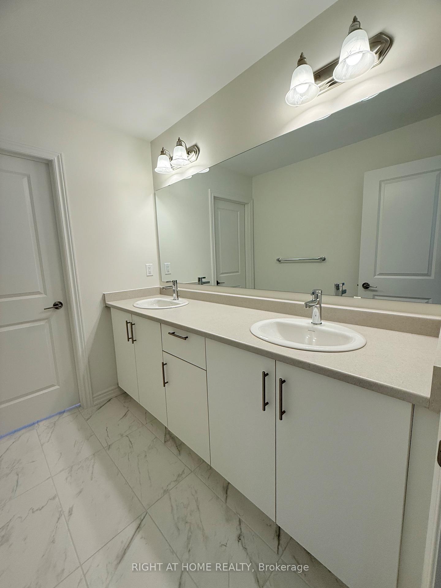 Photo 8 of 30 Shepherd Drive, Barrie, Painswick South — HOMEH