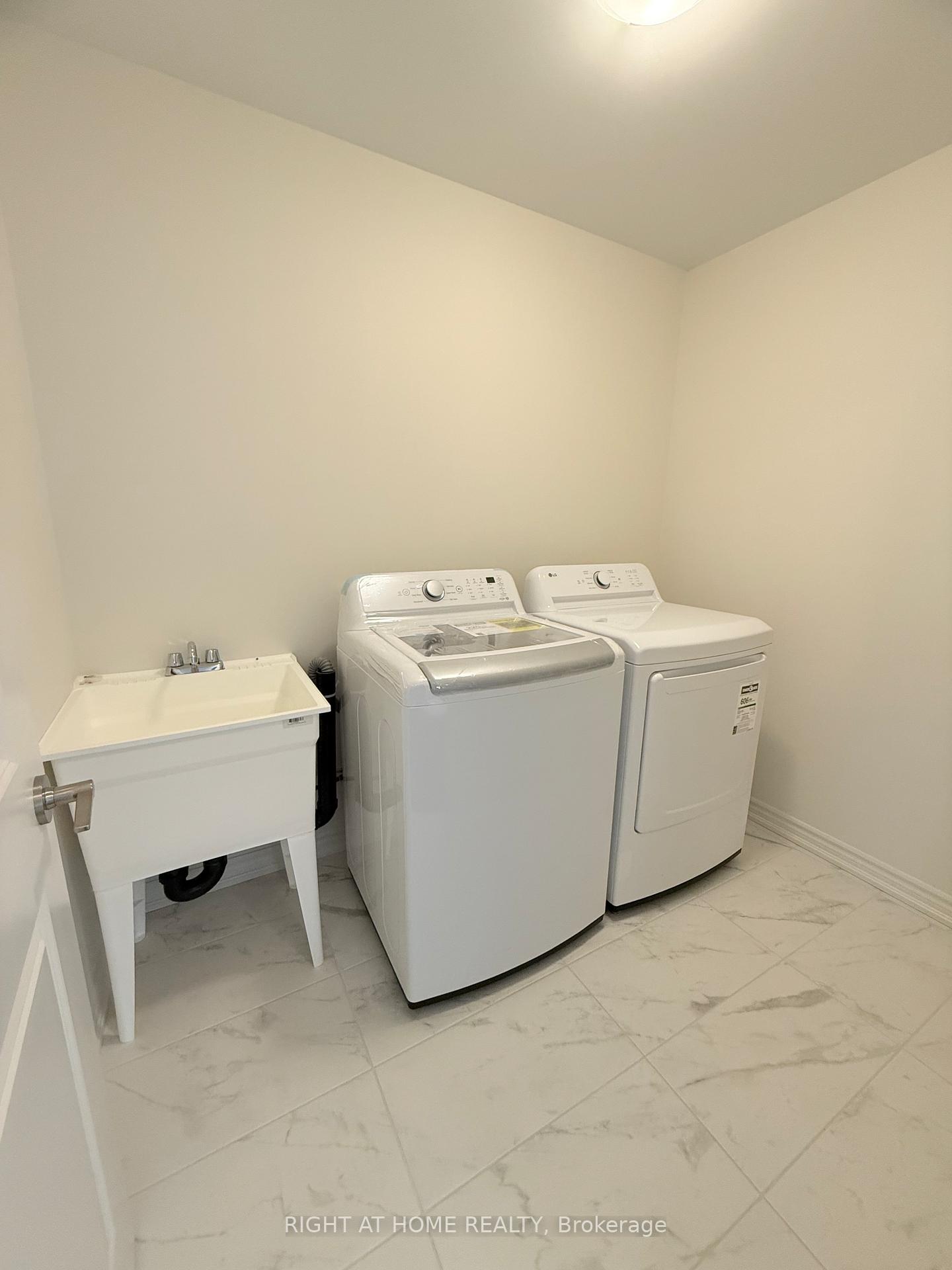 Photo 7 of 30 Shepherd Drive, Barrie, Painswick South — HOMEH