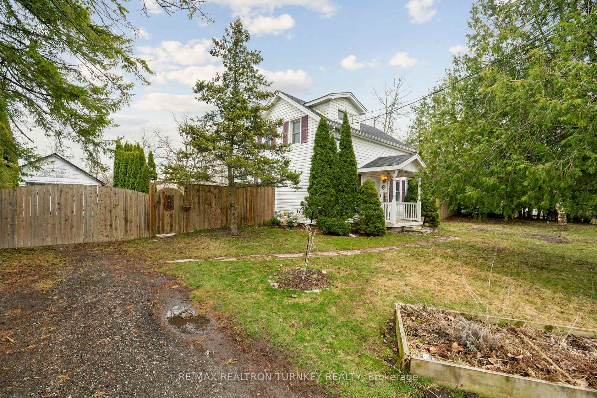 Photo 2 of 141 Nine Mile Road, Brock, Beaverton — HOMEH