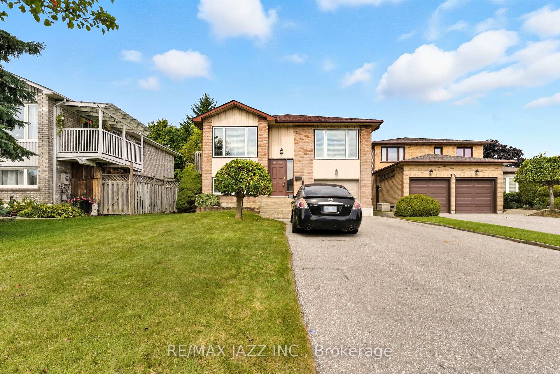 Photo 7 of Unit upper level, 8 Oban Court, Clarington, Courtice — HOMEH