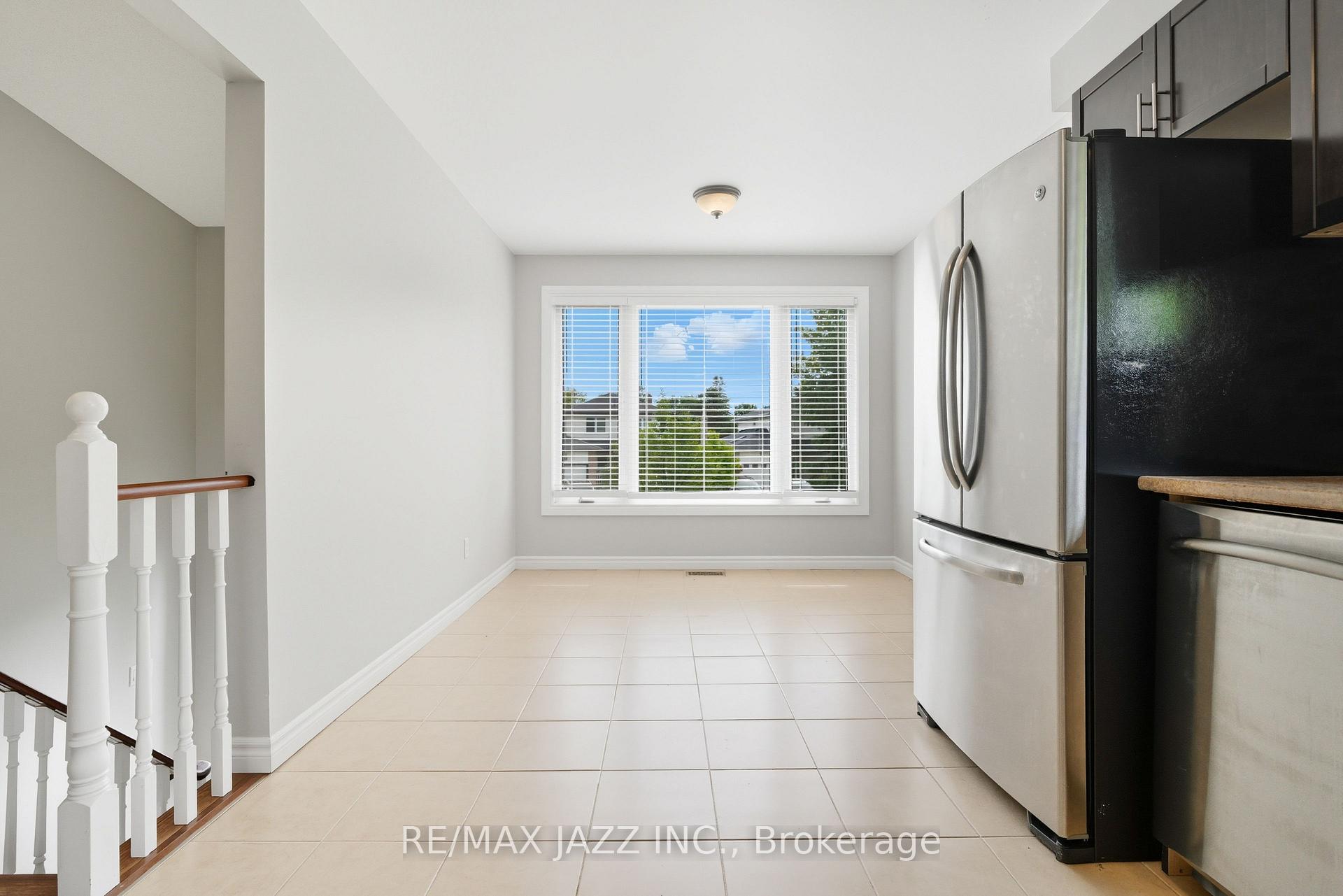 Photo 14 of Unit upper level, 8 Oban Court, Clarington, Courtice — HOMEH